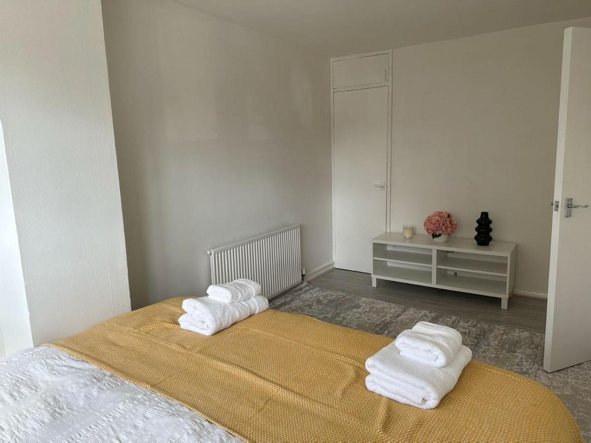לונדון Cheerful Double Room For Single Use מראה חיצוני תמונה